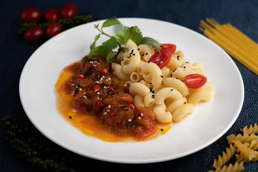 Chilli Con Carne with Macaroni